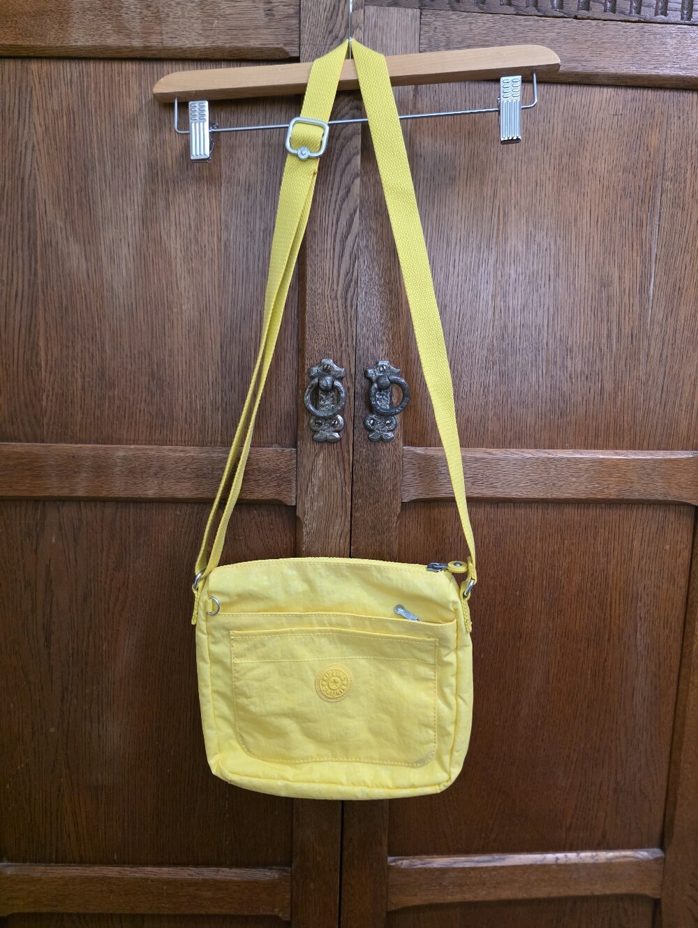 KIPLING | Yellow Crossbody Zip-Up Bag โ 10" x 8" - Picture 2 of 4